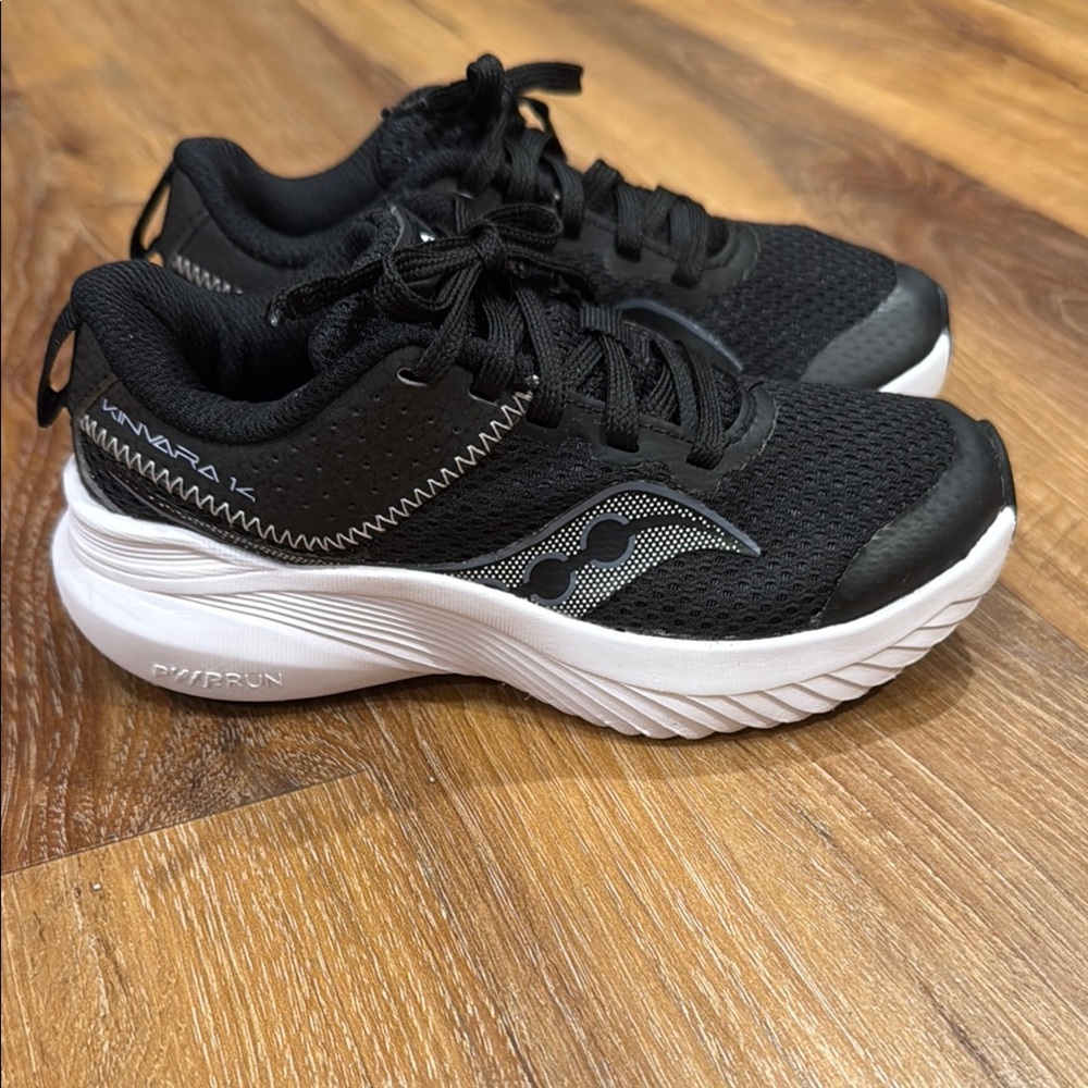 Saucony Kinvara 14 Toddler Unisex Sneaker (Size: 10.5M) EUC